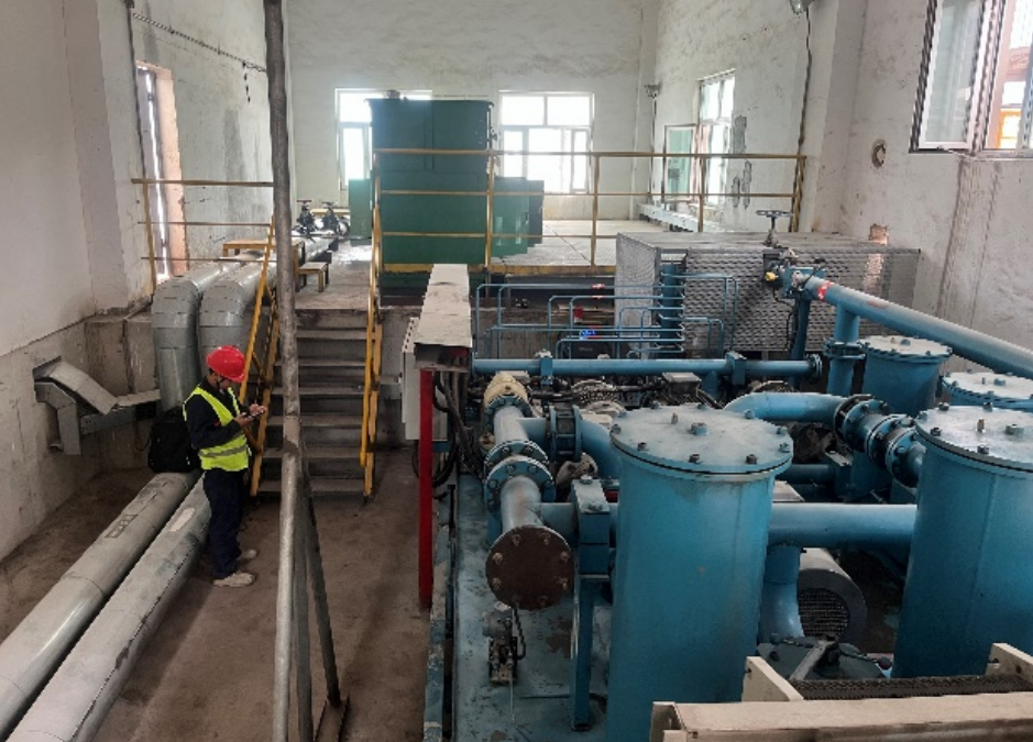 新疆中材生料立磨主減速機齒輪油在線監測系統應用案例